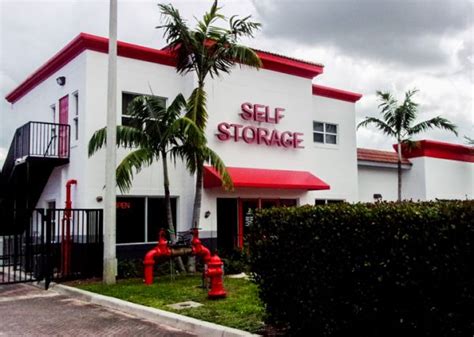 CubeSmart Self Storage, 5058 Forest Hill Blvd, West Palm。